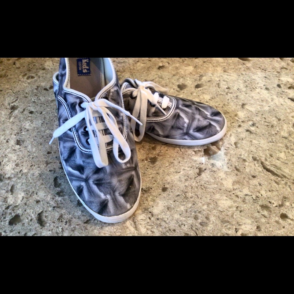 Keds Custom Print One of a Kind sneaker- preowned.